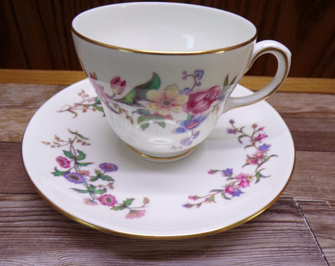 2511 Wedgwood Devon Sprays Vintage Bone China Teacup & Saucer Beautiful Floral w/ Gold Rim Made in England - Excellent Condition
