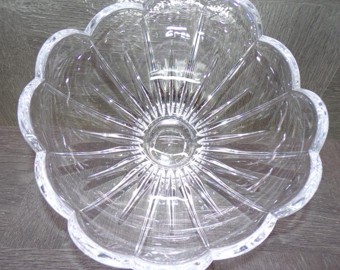 2602 Mikasa 8" Lead Crystal Scalloped Tulip Shape Bowl - Great Condition