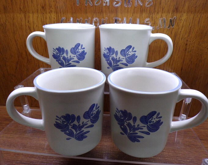 2505 Pfaltzgraff Yorktowne 4" 12 oz Vintage Stoneware Coffee Mugs Set of 4 - Great Condition