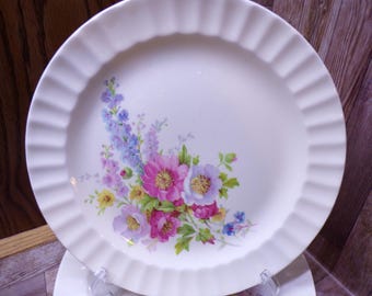 2511 Edwin Knowles China Co.  38-10 Spring Bouquet 9.25" Semi-vitreous Vintage 1940's Fluted Lunch Plates Set of 6 USA - Great Condition