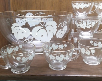 2309 Anchor Hocking Gooseberries Pattern 6 qt. Vintage Egg nog / Punch Bowl & 11 Cups - Gold Rim White Leaves - Great Condition