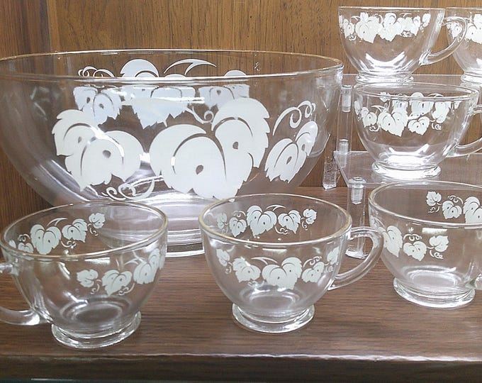 2309 Anchor Hocking Gooseberries Pattern 6 qt. Vintage Egg nog / Punch Bowl & 11 Cups - Gold Rim White Leaves - Great Condition
