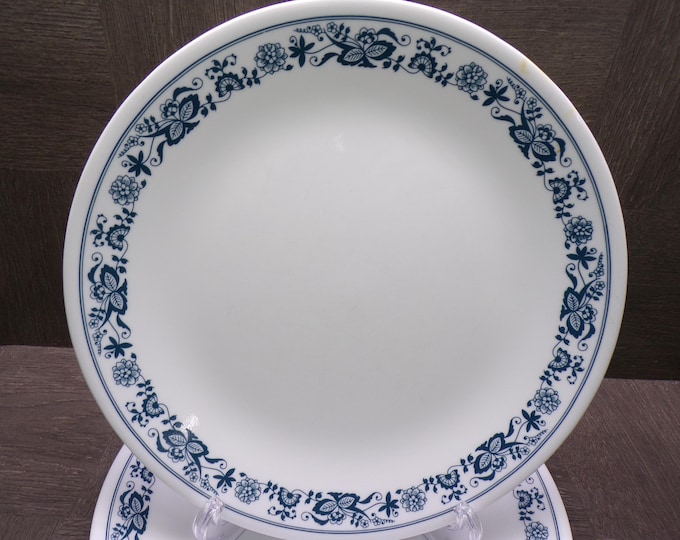 2605 Corelle Vitrelle Old Town Blue Onion Vintage 10.25" Dinner Plates Set of 3 - Marks on Back Otherwise Great Condition