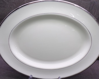 2608 Hope Chest Simplicity Cream Vintage Fine Bone China 15" x 11.75" Oval Platter Platinum Rim
