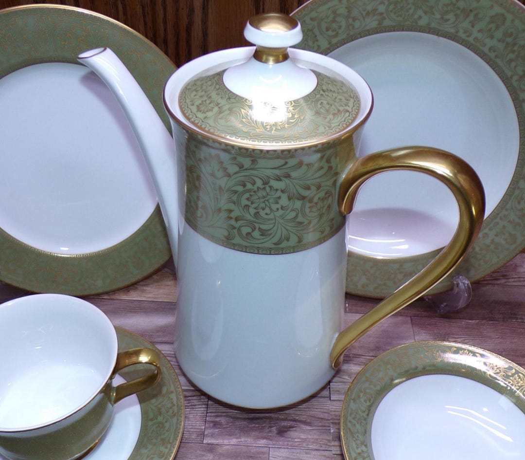 2509 Sango China Versailles #3632 Dinnerware Green & Gold Accent