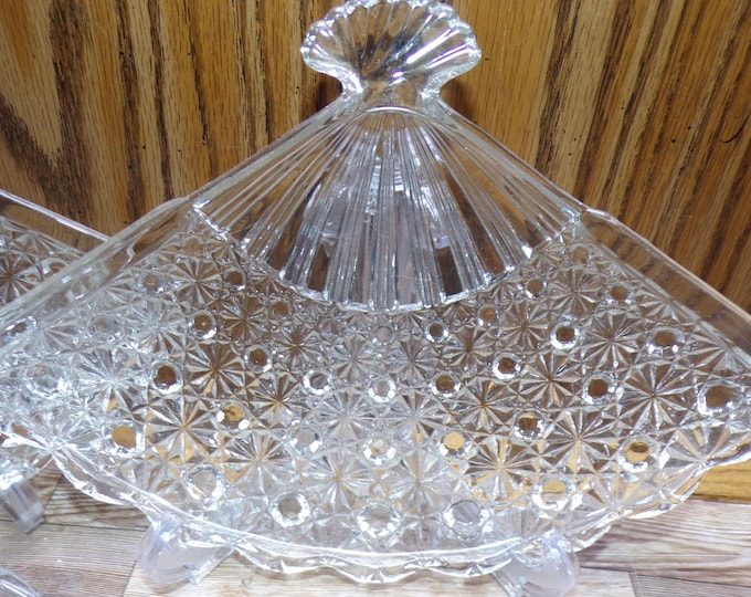 2509 Avon Vintage Crystal Daisy & Button Fan 10" x 7" Snack, Dessert, Lunch Plate Set of 4 - Great Condition