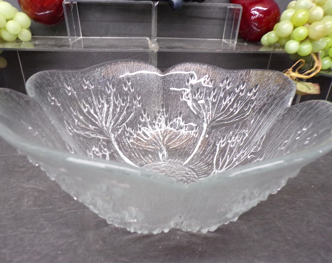 2311 Dansk Lasisepat Mantsala Cow Parsley Floriform Large Glass 9" Vintage Serving Bowl Made in Italy - Great Condition