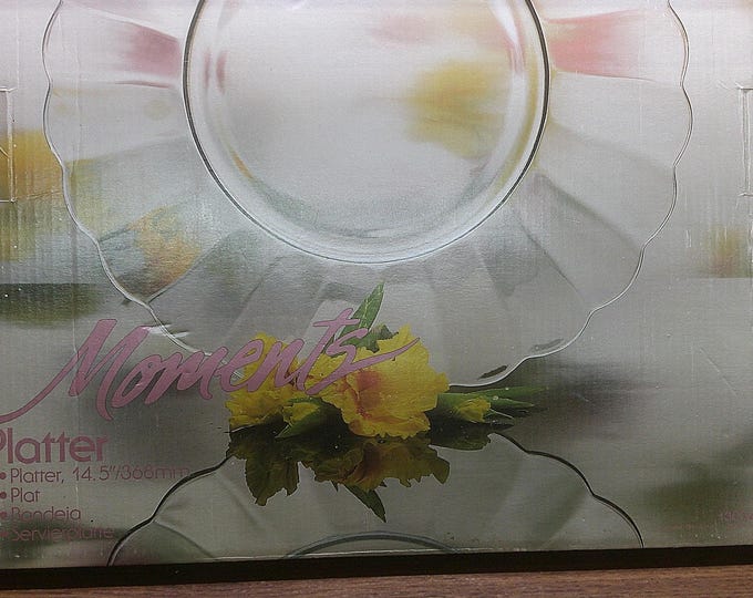 2412 Anchor Hocking Moments 14.5" Clear Glass Serving Tray Platter - Flower Shaped - Great Condition in Original Box