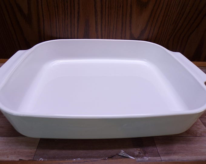 2511 Corning Ware White 4L Stoneware 12" X 10" Lasagna Casserole Baking Pan F-21-B-N Ribbed White - Good Condition Scuff Marks on Bottom