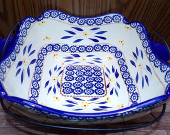 2508 Temptations Old World Ovenware by Tara 2.5 qt Casserole Dish with Cradle - Great Condition