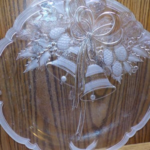 2508 Mikasa Crystal Treasures &quot;Holiday Bells&quot; Vintage 15&quot; Textured Christmas Platter - Great Condition