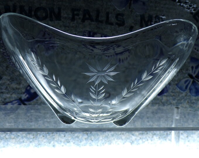 2207 Trinket Dish / Candy Bowl with Etched Wheat & Floral Vintage 7" Wide x 3.5" Tall - Good Condition No Chips or Cracks