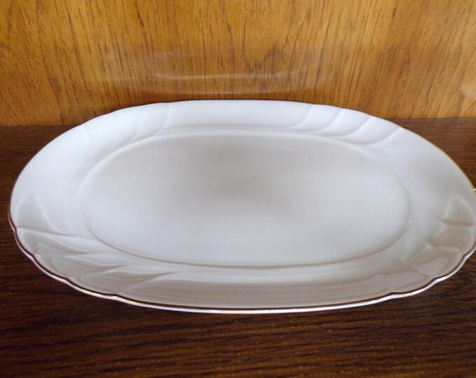 2506 Mikasa Wedding Band L9709 Vintage Fine China 14.5" x 10.5" Oval Platter White Swirl with Gold Rim - Excellent Condition