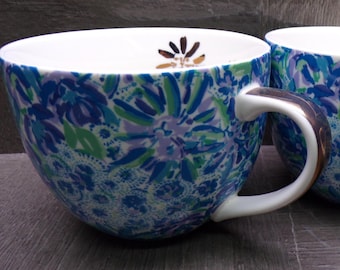 2608 Lion Around Hidden Cat Blue, Green, Purple Vintage 16 oz Coffee Mugs by Lilly Puhtzer Set of 2