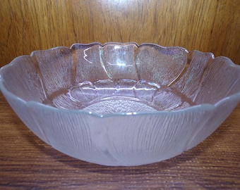 2505 CHIPPED Arcoroc "Fleur" Flower Textured Tempered Glass 10.5" Vintage Serving Bowl