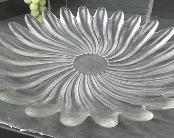 2402 Petal Pattern 12.5" Clear Textured Glass Flower Shaped Vintage Serving / Centerpiece Bowl
