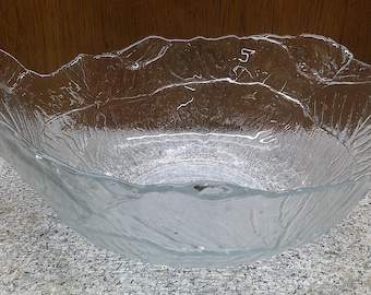 2408 Viking Glass 12" Cabbage Leaf Textured Vintage Centerpiece / Serving Bowl