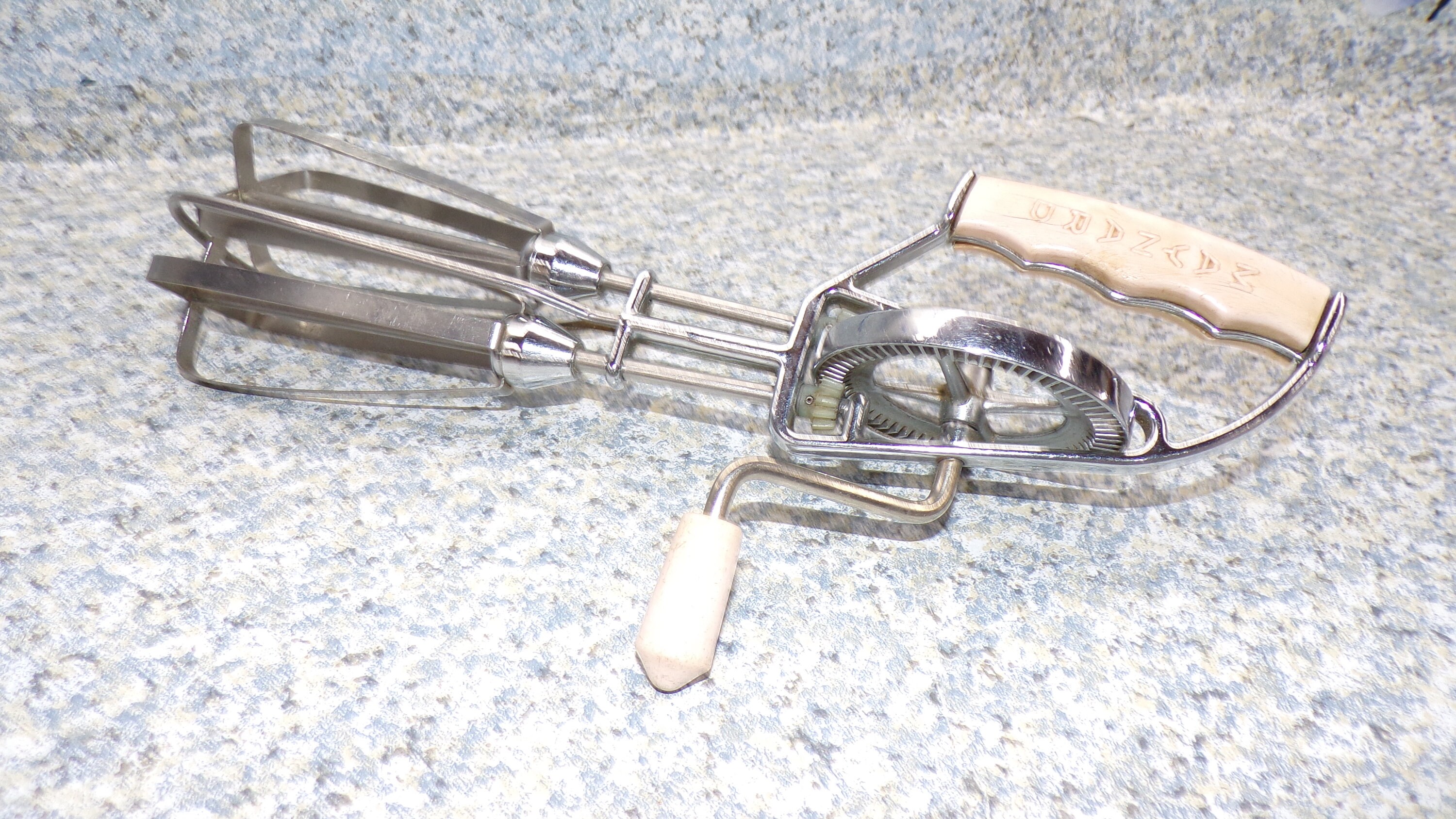 2211147 Vintage Maynard Hand Crank Egg Beater / Mixer 10 Tall Good