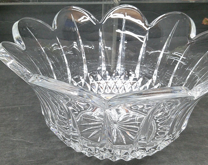 2312 St. George Toscany 24% Lead Crystal Odyssey 8" Bowl Petal Scalloped Rim - Good Condition No Chips or Cracks