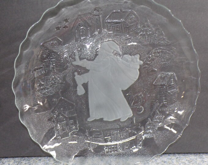 2209 Embossed Winter Town Scene with Frosted Satin Santa Vintage Glass Serving Tray / Bowl / Platter 13.25" Christmas - Good Condition