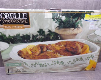 2605 Corelle Coordinates Callaway Green Ivy Bake and Serve Vintage 9" x 13" Lasagna Tray Casserole Pan