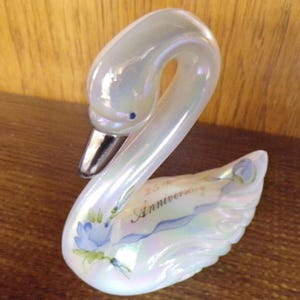 2506 Fenton 25th Anniversary Swan 4&quot; Vintage Hand painted - Artist Signed - Great Condition
