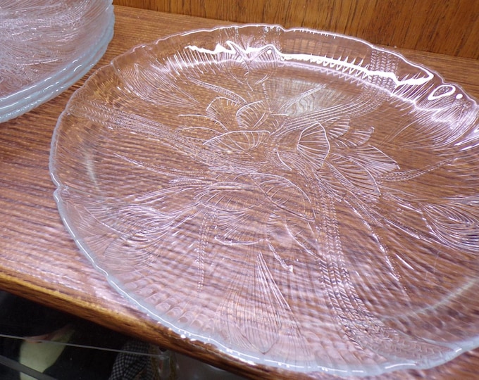 2505 Arcoroc Canterbury 10.5" Dinner Plates Set of 4 - Embossed Crocus Flower Tempered Glass Made in France - Great Condition