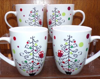 2503 Rachael Ray Hoots Decorated Christmas Tree K014 4" 12 oz Mugs Set of 4 - Great Condition