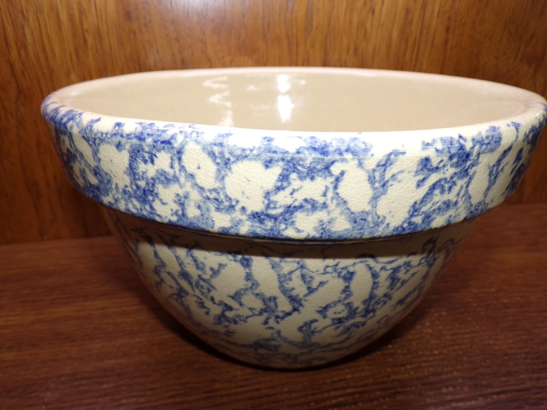 2504 Vintage Mixing Bowl USA Pottery Robinson Ransbottom Roseville Blue