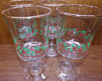 2506 Arby's Holly Berry Christmas 6.75" Stemmed / Footed 12 oz Vintage Glasses with Gold Rim Set of 4 - Great Condition