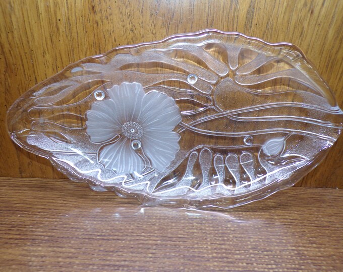 2506 Leaf Shaped Vintage Clear Glass Tray 12.5" x 6.5" with Frosted Satin Flower - Great Condition