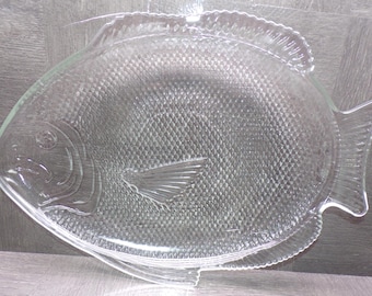 2605 Arcoroc Poisson Large 15" Textured Tempered Oven-proof Glass Fish Shaped Platter Tray