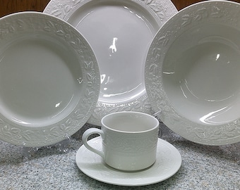 2406 Libbey Tableware Holiday Garland Holly & Fruit White Stoneware - Choose from List: