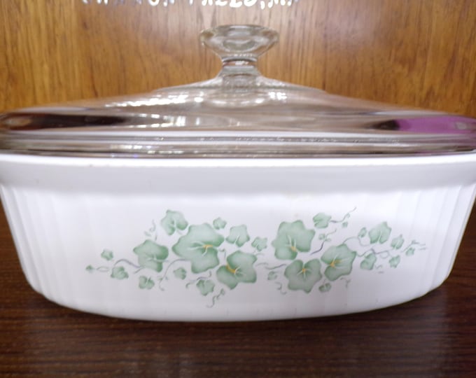 2508 Corning Callaway Green Ivy 2.8 Liter F-2-B Oval Casserole Dish w/ Clear Pyrex Cover 11" x 8.5" x 3" Deep - Great Condition