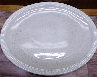 2509 Red Wing Pottery 12.5" x 10" Beige Sand Oval Platter