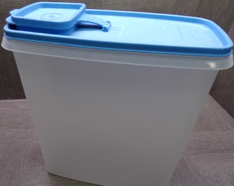 2609 Tupperware Vintage Clear Frosted 13 Cup Super Cereal Keeper w/ Flip Top Blue Lid