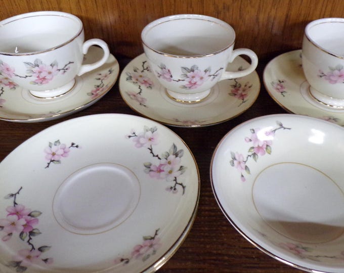 2506 Homer Laughlin Vintage Apple Blossom Eggshell Nautilus China (6) 6" Saucers, (1) 5" Bowl & (3) Cups - Good Condition Some Wear