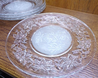 2508 Princess House Fantasia 8" Vintage Crystal Frosted Salad / Luncheon Plates Set of 4 Poinsettia - Excellent Condition