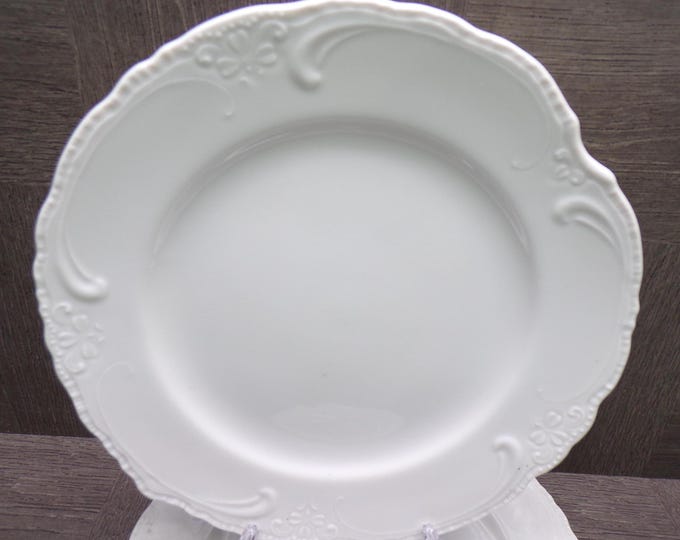 2603 Narco Beautiful White Porcelain Vintage 7.25" Salad / Snack Plates Set of 4 Made in Japan - Great Condition