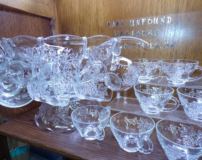 2503 Anchor Hocking "Vintage" 27 pc Harvest Grape Punch Bowl Set - 6 qt Bowl, Base, Ladle, 12 Cups & 12 Hooks - Great Condition