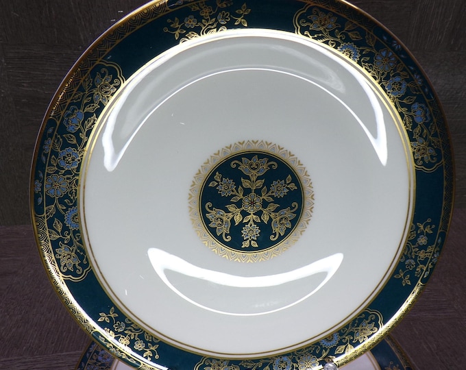 2602 Royal Doulton Carlyle Vintage English Fine Bone China 6.5" Snack Plates Set of 4 Made in England - Great Condition