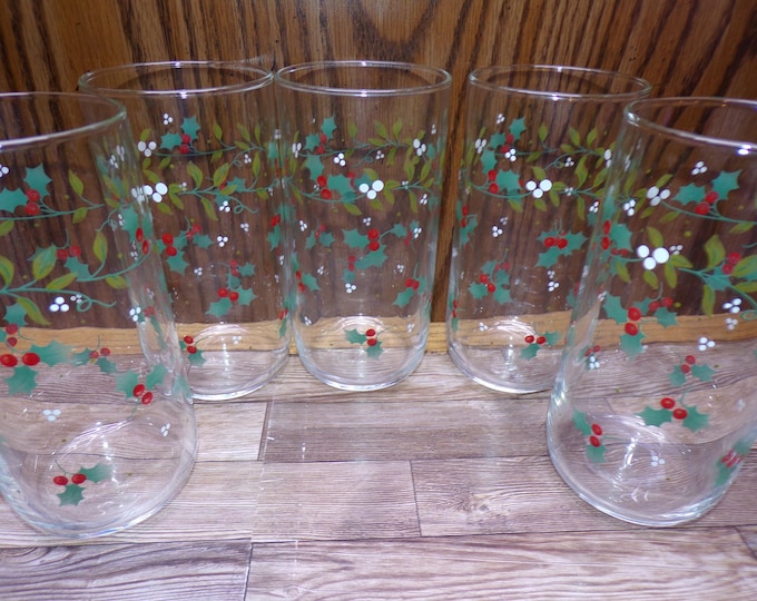 2510 Christmas Holly & Berry Vintage 6" 12 oz Tumbler Set of 5 - Good Condition
