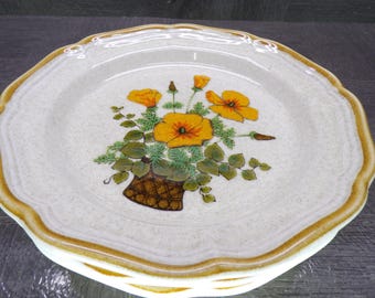 2602 Mikasa Garden Club EC401 Petunias Oven to Table 8" Salad / Snack Plates Set of 3 - Excellent Condition