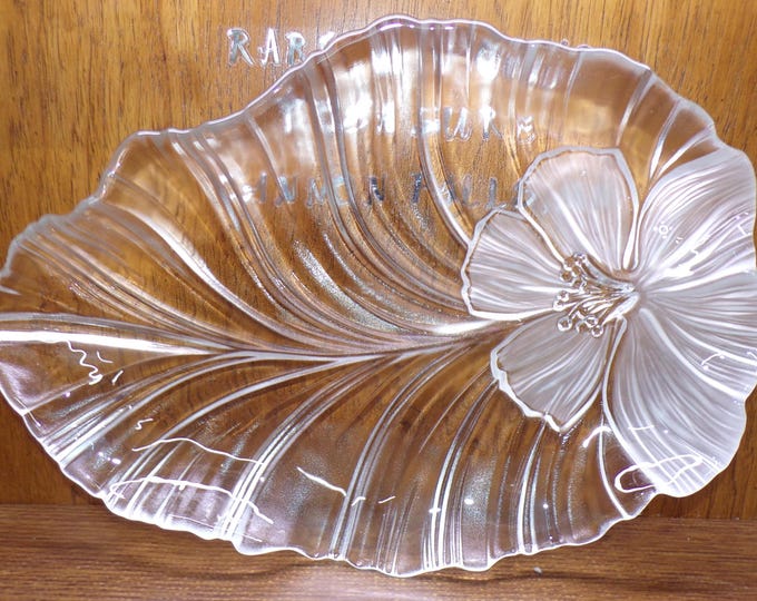 2507 Mikasa Hibiscus Frost 17" x 12" Beautiful Vintage Leaf Shaped Glass Platter Made in Germany - Great Condition