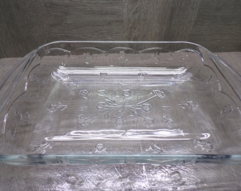 2602 Anchor Glass Savannah 13" x 9.5" Oven Proof Lasagna Casserole w/ Embossed Flowers - Good Condition Scuffs on Bottom