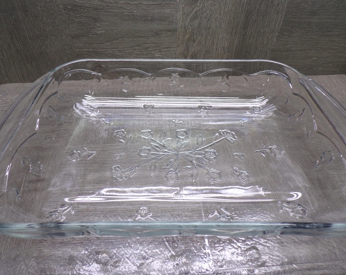 2602 Anchor Glass Savannah 13" x 9.5" Oven Proof Lasagna Casserole w/ Embossed Flowers - Good Condition Scuffs on Bottom