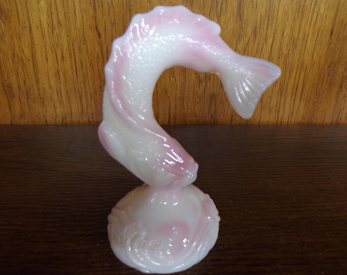2501 Fenton Glass 5.5" Beautiful Rosalene Jumping Trout - Fenton Stamp - Great Condition