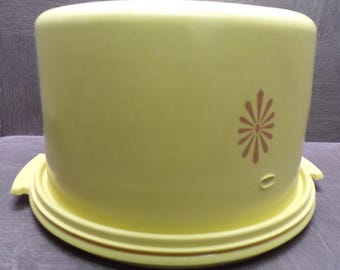 2609 Tupperware 11" Harvest Gold Vintage Cupcake, Cake, Pie Keeper Carrier with 6" Tall Dome Cover