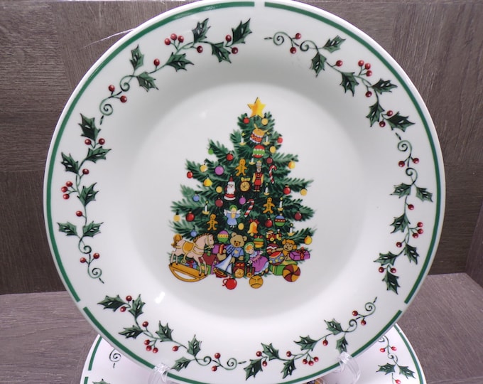 2604 Gibson Everyday Vintage Christmas Tree Trimings Holiday 10.5" Dinner Plates Set of 4