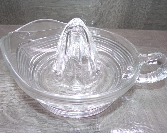2603 Anchor Hocking Glass 6.5" Ribbed Reamer Juicer Vintage - Great Condition